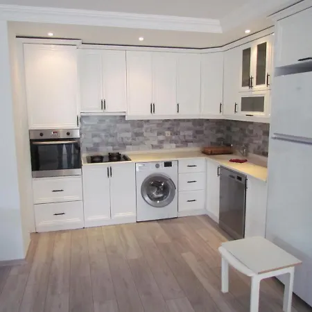 3 Bedroom Alure アパート