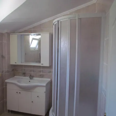 3 Bedroom Alure * シダ